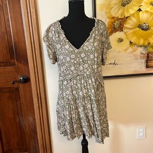 Super cute Anthropologie floral dress size L